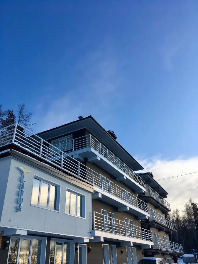 Листвянка: Larus hotel