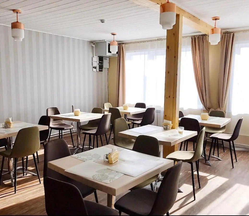 Листвянка: Larus hotel