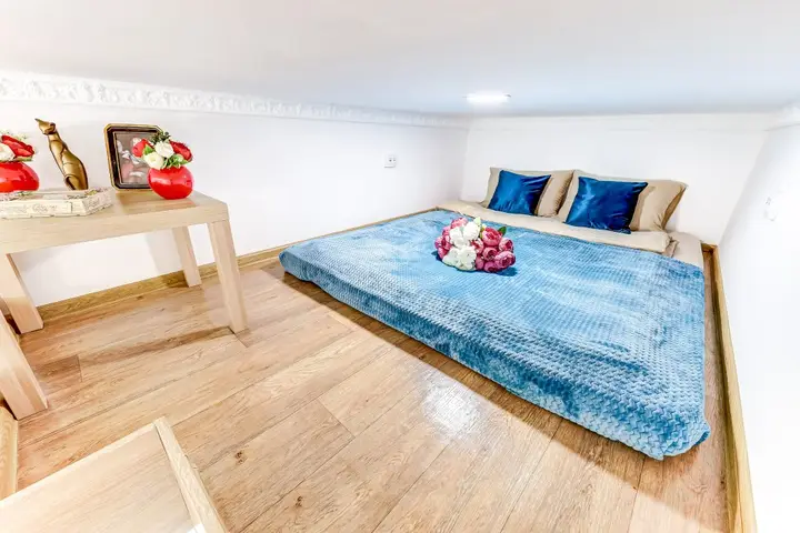 Санкт-Петербург: Travelto Liteyny 31