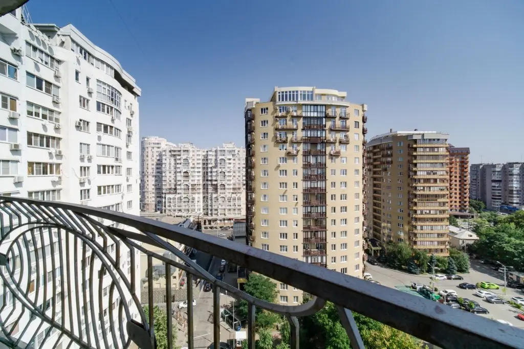 Краснодар: Апартаменты RentHouse Кубанская Набережная