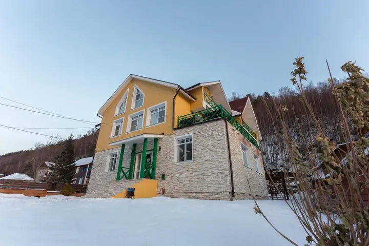 Листвянка: Baikal Khan Hotel Listvyanka