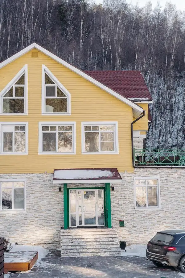 Листвянка: Baikal Khan Hotel Listvyanka