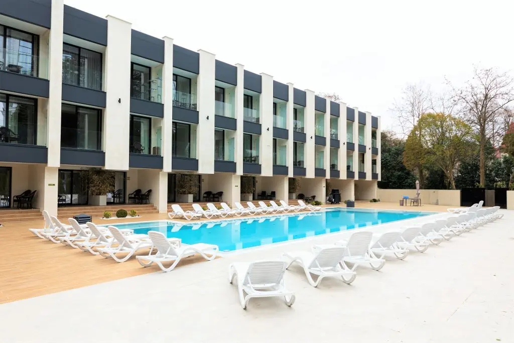 Сочи: Апартаменты Вивьен Red Apartments на ул. Депутатская 10 Г