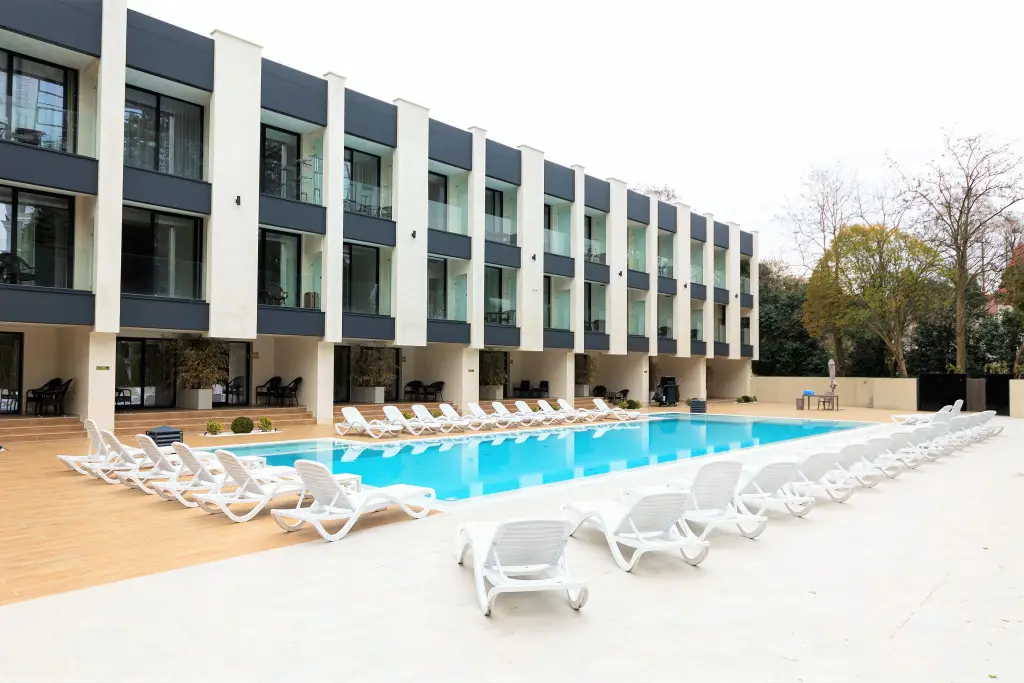 Сочи: Апартаменты Вивьен Red Apartments на ул. Депутатская 10 Г