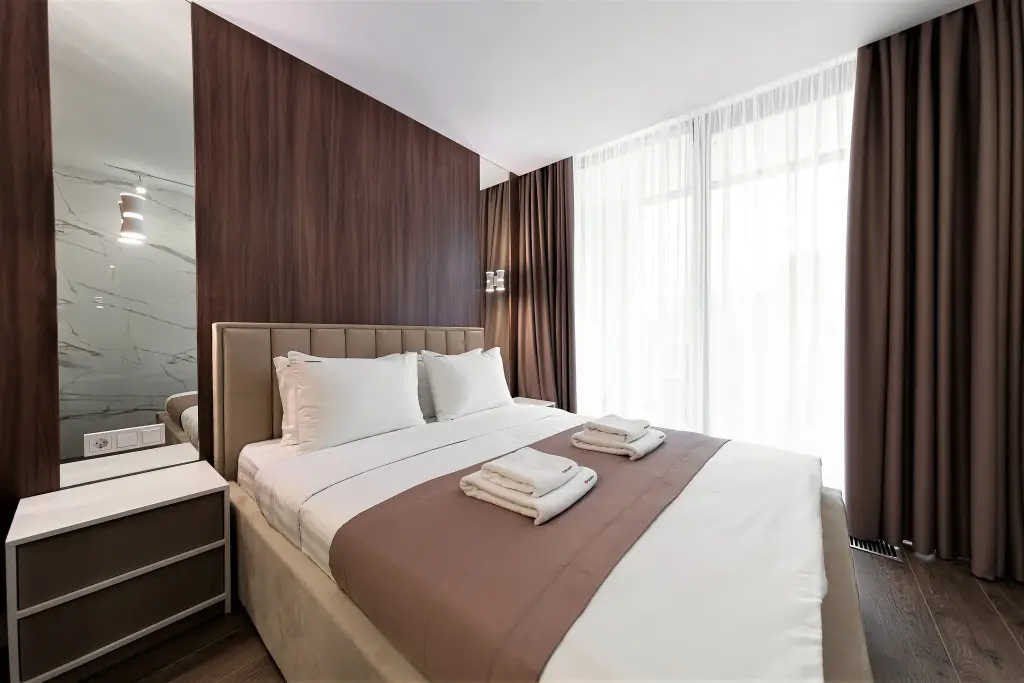 Сочи: Апартаменты Вивьен Red Apartments на ул. Депутатская 10 Г