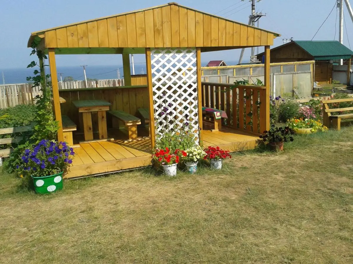 Хужир: Гостевой дом Жуковых
