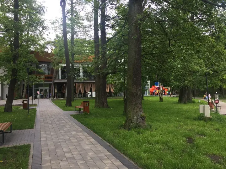 Зеленоградск: Апартаменты с видом на лес и пением птиц