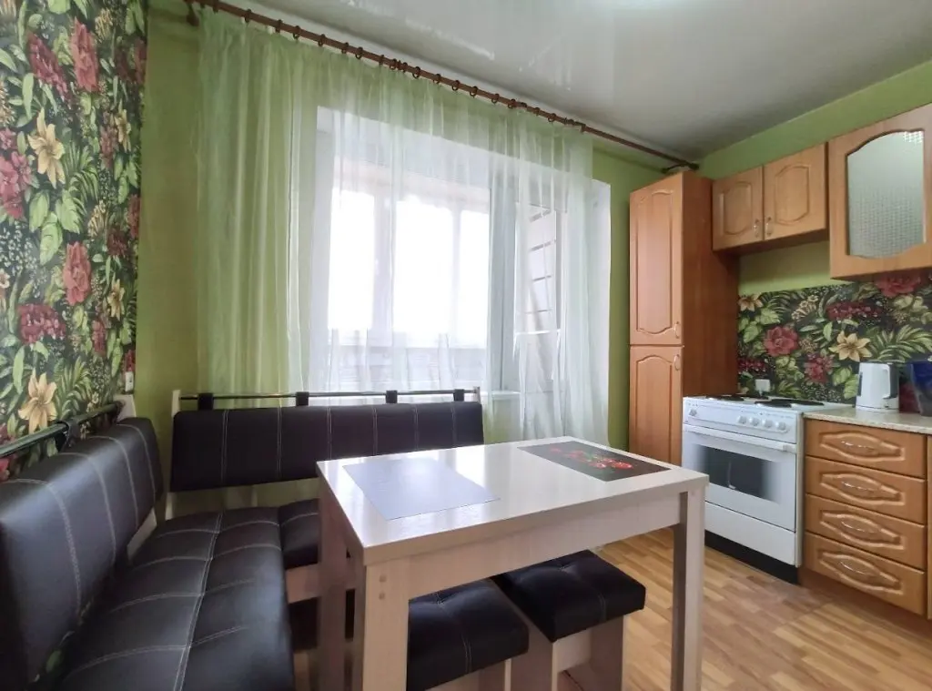 Новосибирск: Квартира рядом с Мнтк им. Федорова и Ск Заря