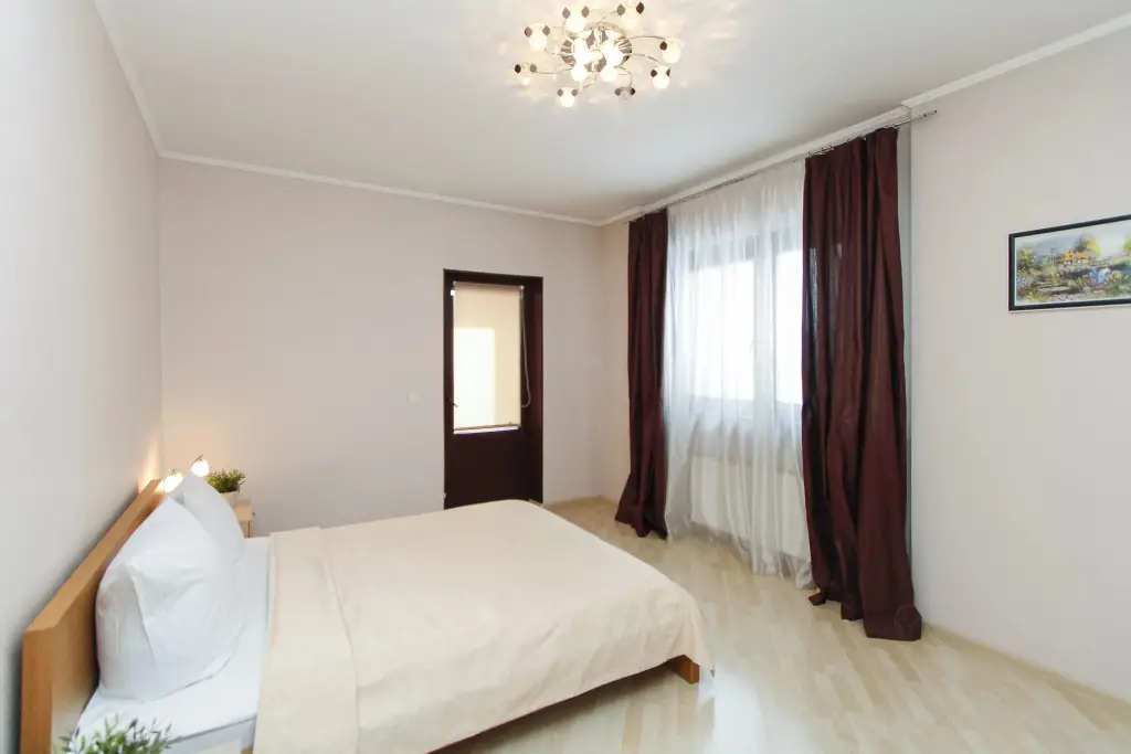 Тюмень: Апартаменты Даудель №116 у отеля Mercure