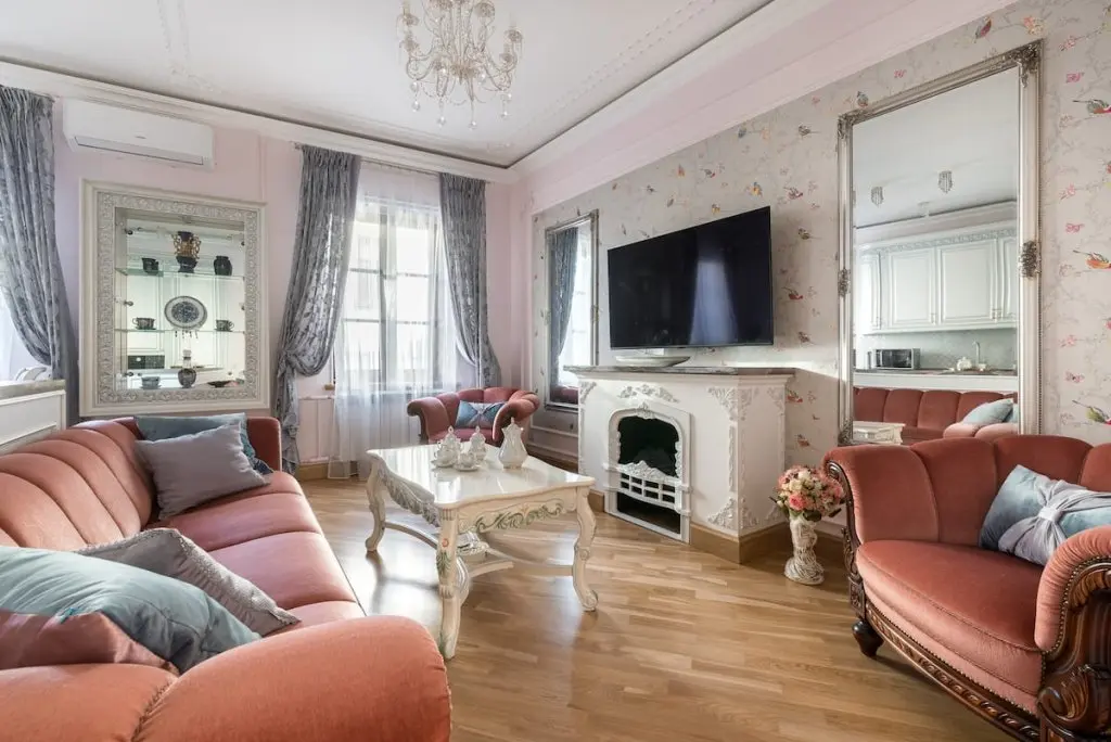Санкт-Петербург: Апартаменты LetYourFlat "Hermitage Residence"
