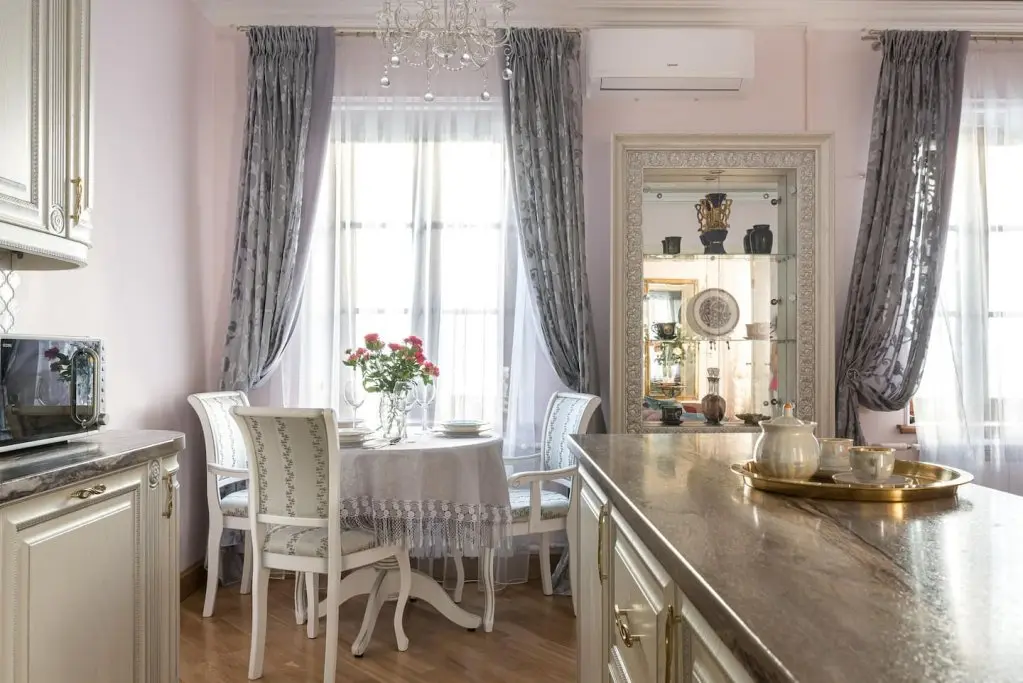 Санкт-Петербург: Апартаменты LetYourFlat "Hermitage Residence"