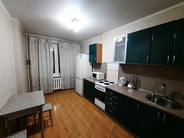 Уфа: Квартира на Айская 22 возле ТРЦ Ultra