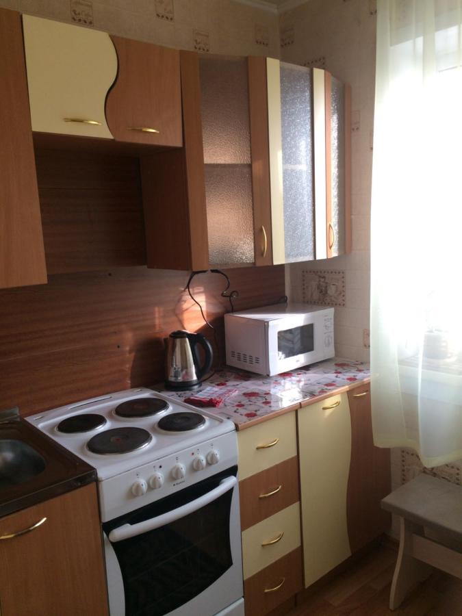 Братск: Apartment on Kirova 18a