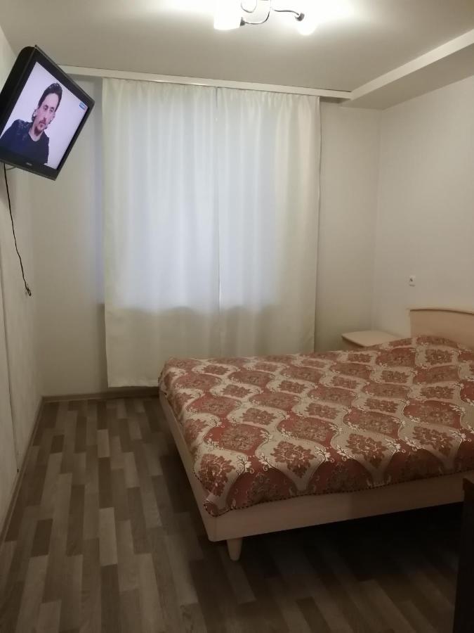 Иркутск: Apartament on Baikalskaya 102