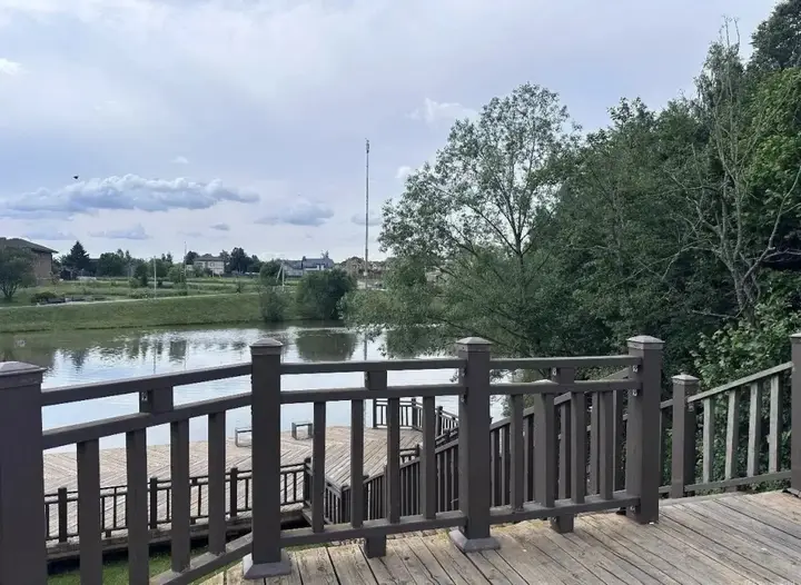 Птичное: Частный Дом RiverDublDom с баней и купелью у пруда в Новой Москве