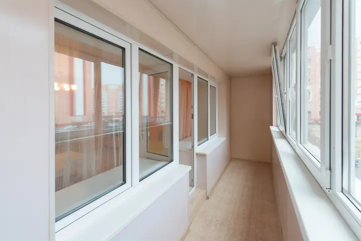 Тюмень: Svetlye Formata 1+ Vozle Tts Ostrov Apartments