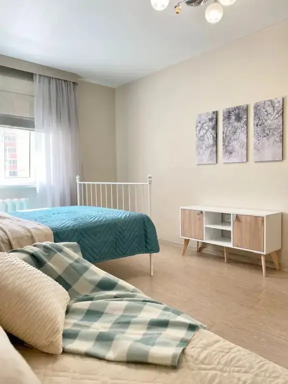Тюмень: Svetlye Formata 1+ Vozle Tts Ostrov Apartments