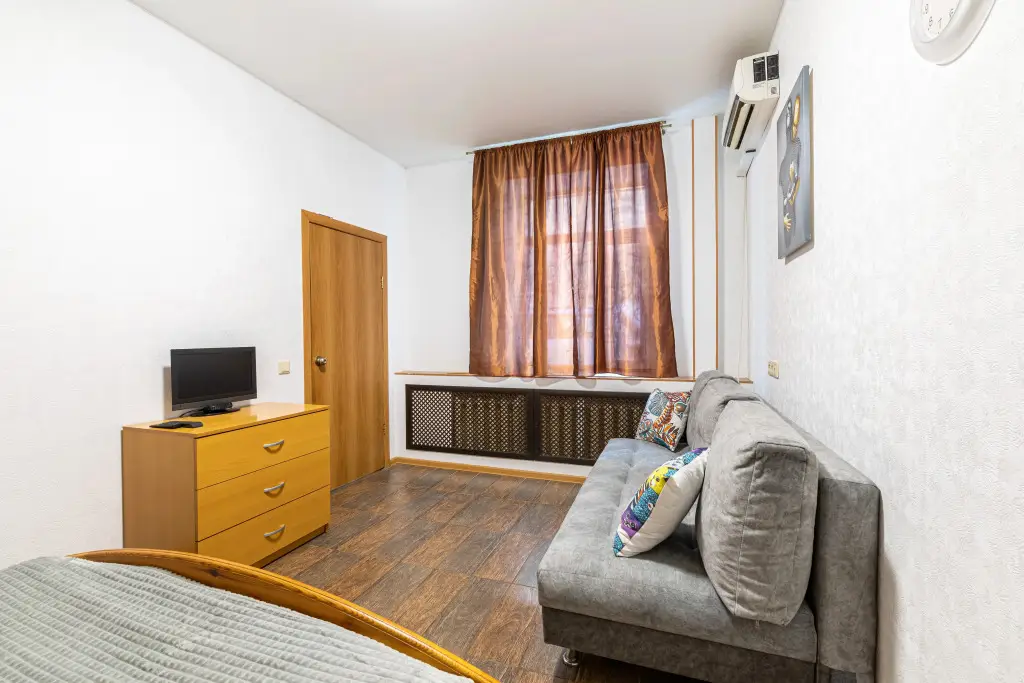 Казань: Bolshaya Krasnaya Apartments