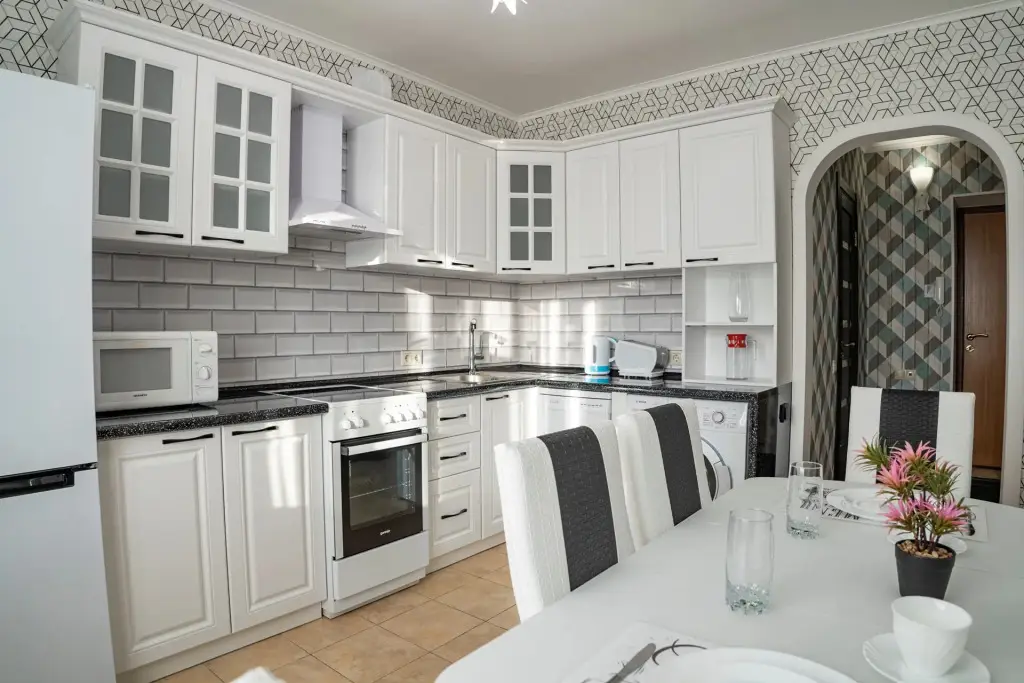 Тюмень: Апартаменты 1-комнатные Black&White от АКВАРЕЛЬ.FLAT на Московском тракте