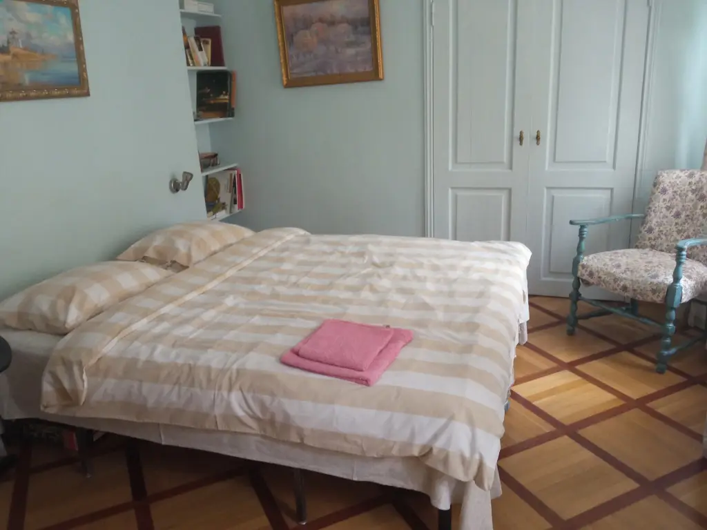 Санкт-Петербург: Меблированные комнаты Be My Guest
