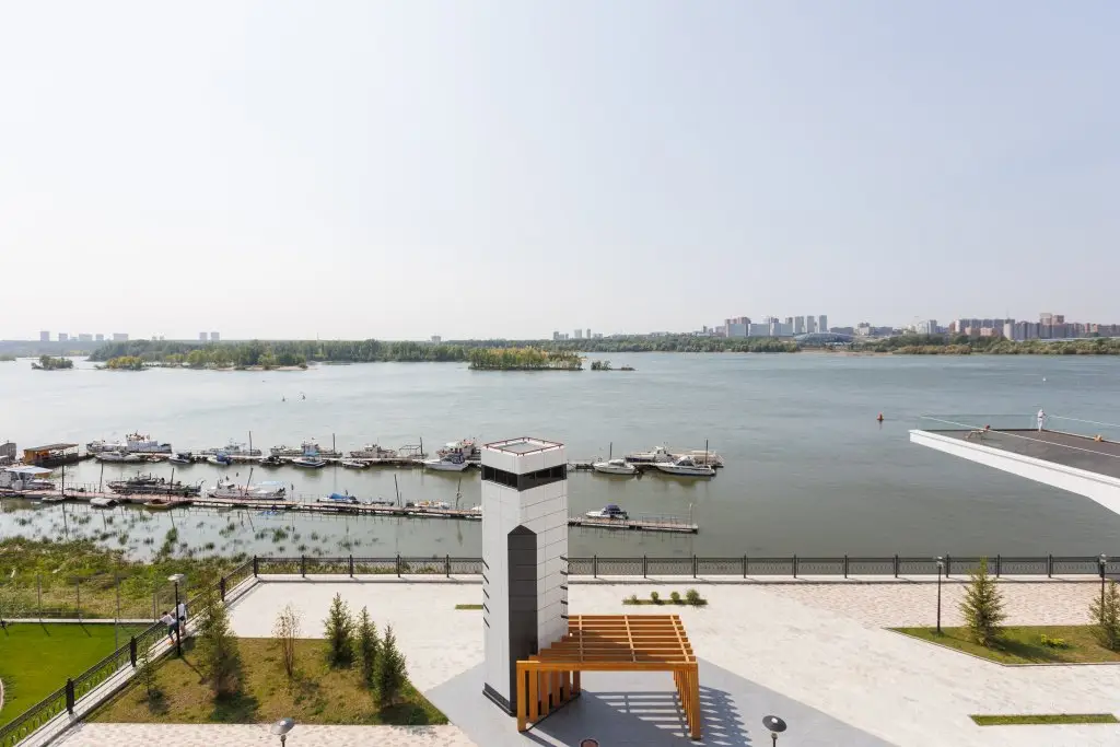 Новосибирск: Апартаменты у метро Apart-River c видом на реку