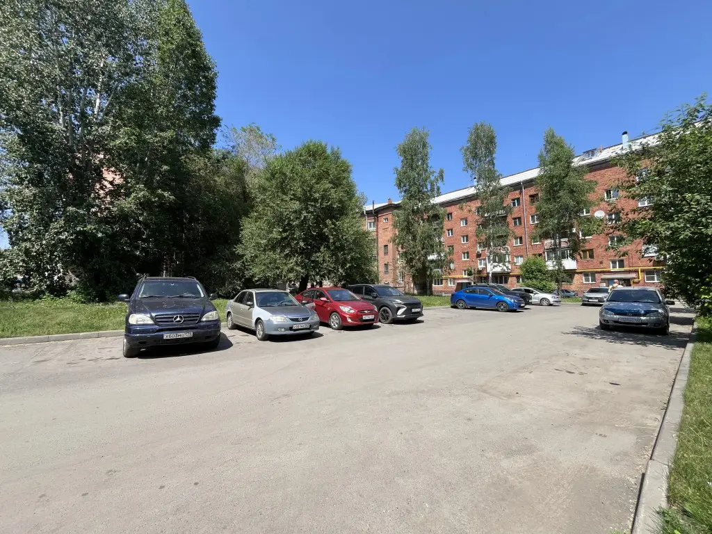 Кемерово: Апартаменты Каштан рядом с РИАцентром, КузГТУ и кинотеатром Космос на Демьяна Бедного 3