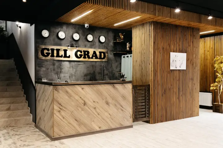Небуг: Отель Gill Grad