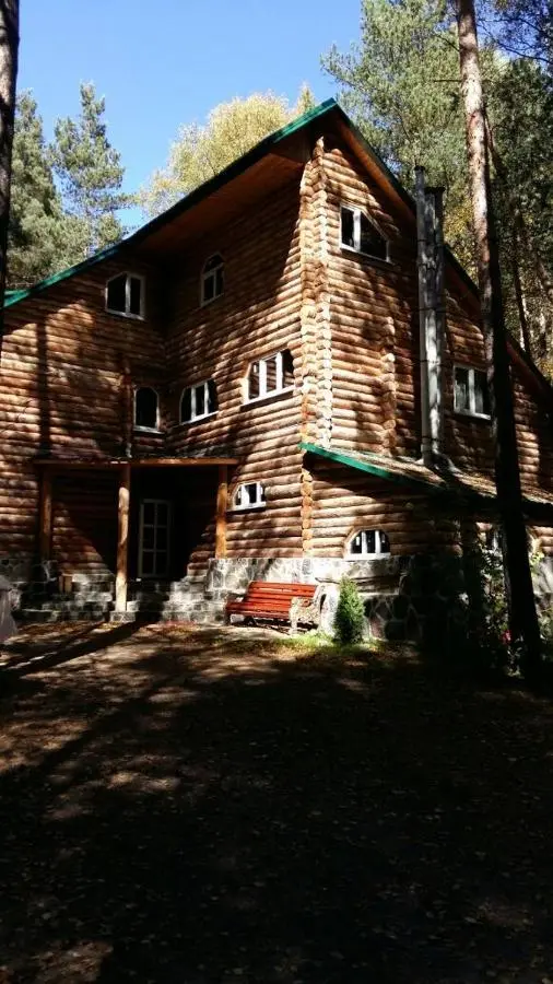 Терскол: Guest HOUSE SROOB v Lesu