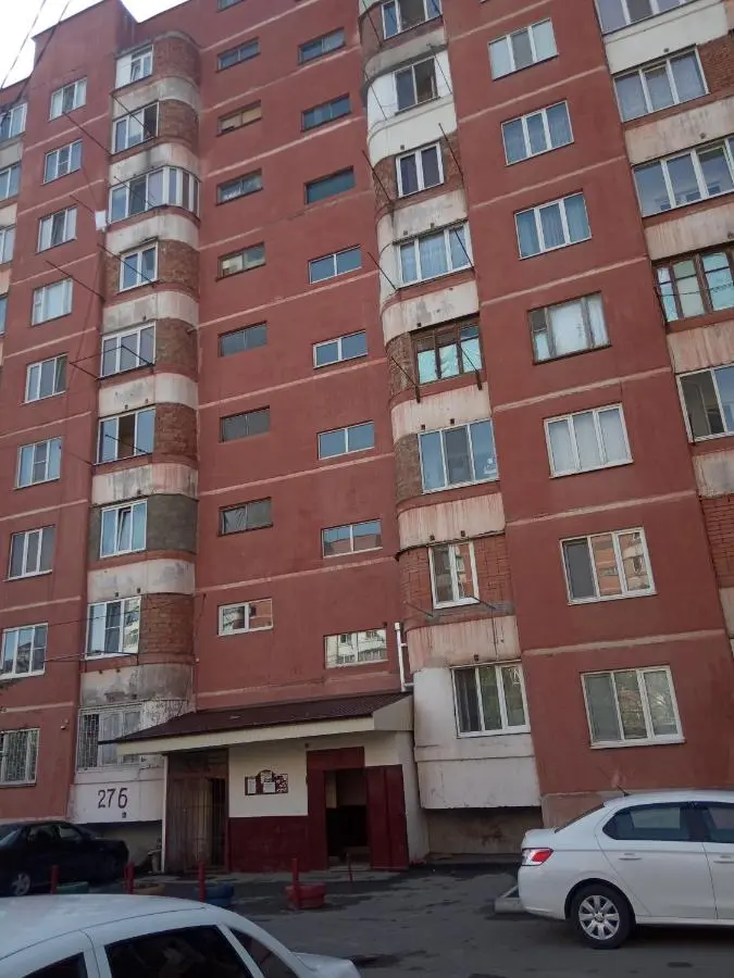 Нальчик: улица Чернышевского 276 с диваном