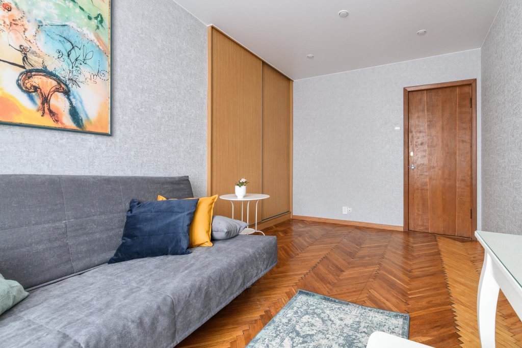 Sutki Rent (Сутки Рент) с видом на набережную канала Грибоедова — фото 1