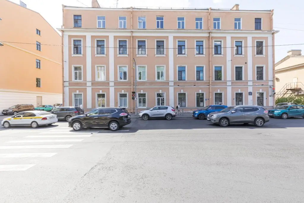 Санкт-Петербург: Всем Дом на переулке Подъездной
