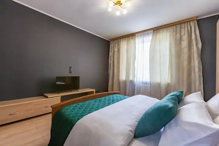 Уфа: Пять Звёзд на улице Ленина
