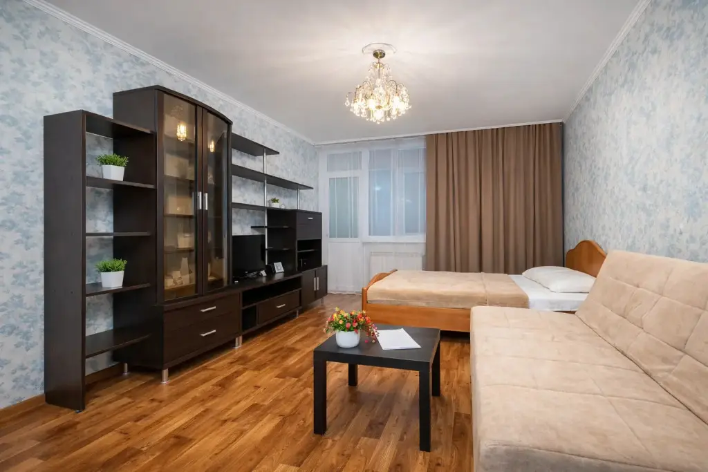 Оренбург: Апартаменты LikeHome на Салмышской 74