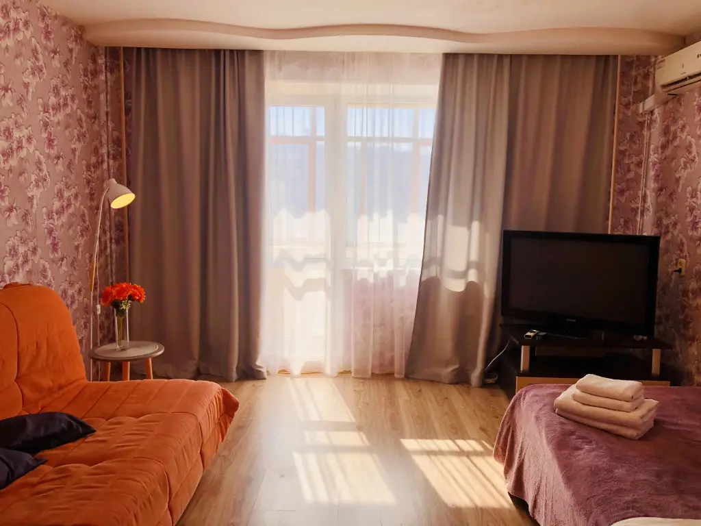 Челябинск: Ydobnay dvyhka Na Kashirinykh Apartments