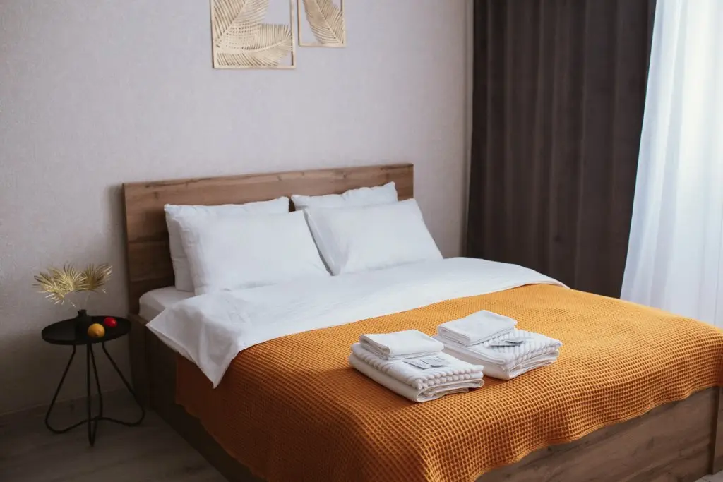 Челябинск: Апартаменты с Видом на Город и Парк в Спальном Районе