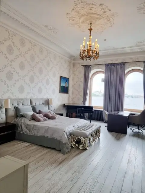 Апартаменты с шикарным видом на крейсер Аврора и Неву — фото 1