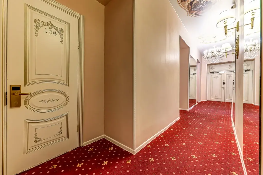 Санкт-Петербург: Меблированные комнаты Grand Old City Apartments