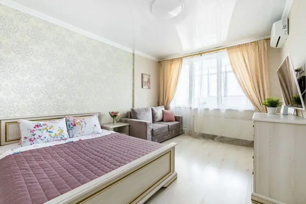 Казань: Апартаменты на улице Комсомольская 1