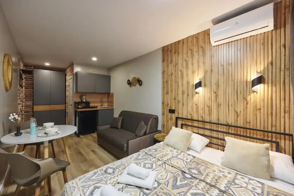 Москва: MOKO Apartments на улице Новоостаповская 20