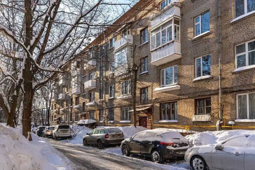 2-комнатная квартира на 1 этаже рядом с ФМБЦ им.Бурназяна А.И. — фото 1