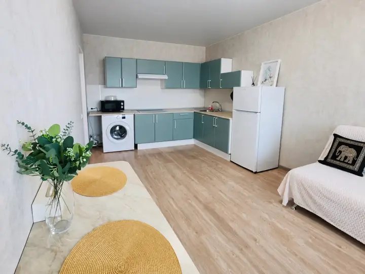 Хабаровск: Квартира Алексеевская 64 (75)