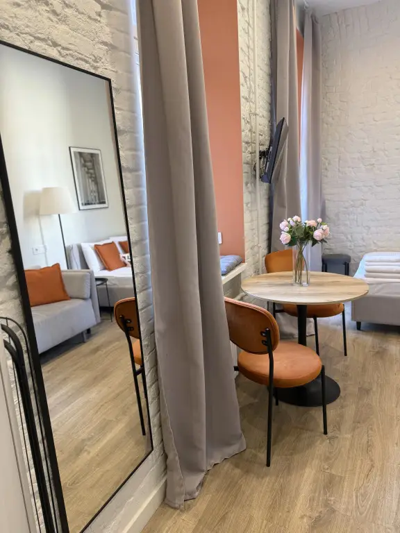 Санкт-Петербург: Квартира Студия с французским балконом Tina Rental Studio