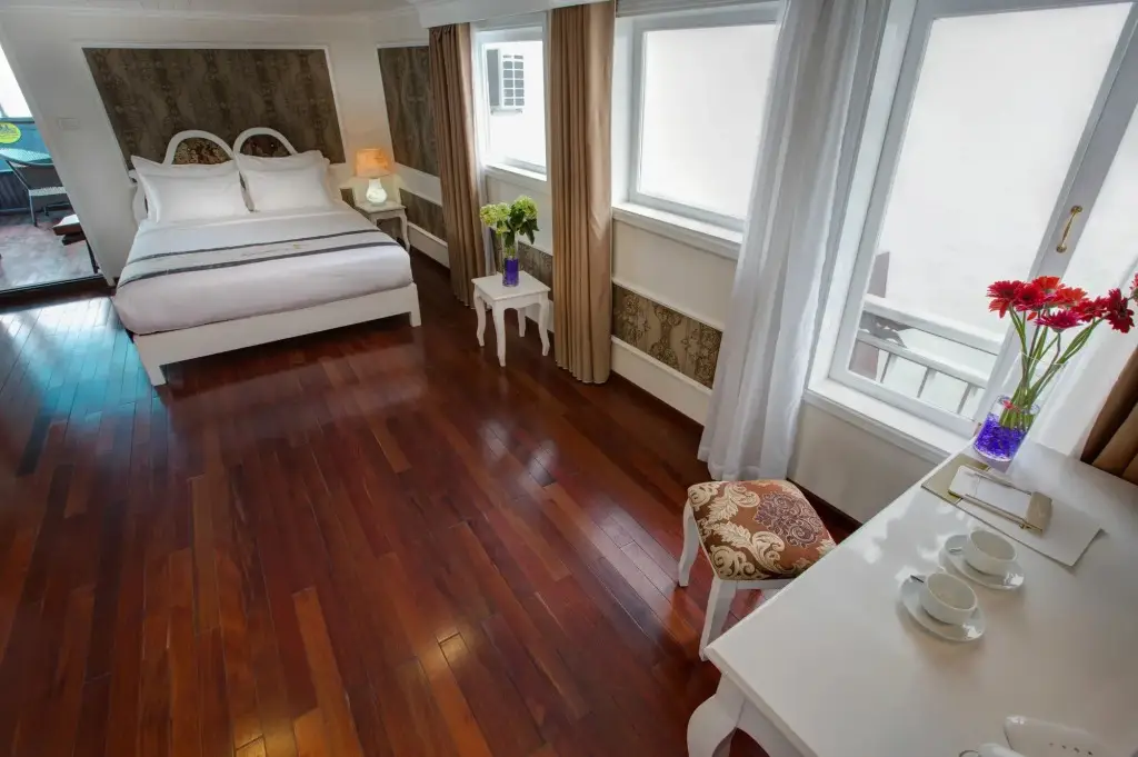 Халонг: Signature Royal Halong Cruise