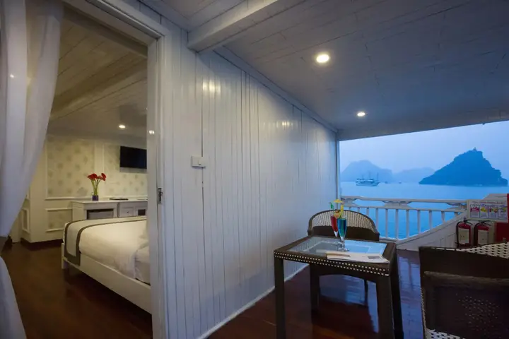 Халонг: Signature Royal Halong Cruise