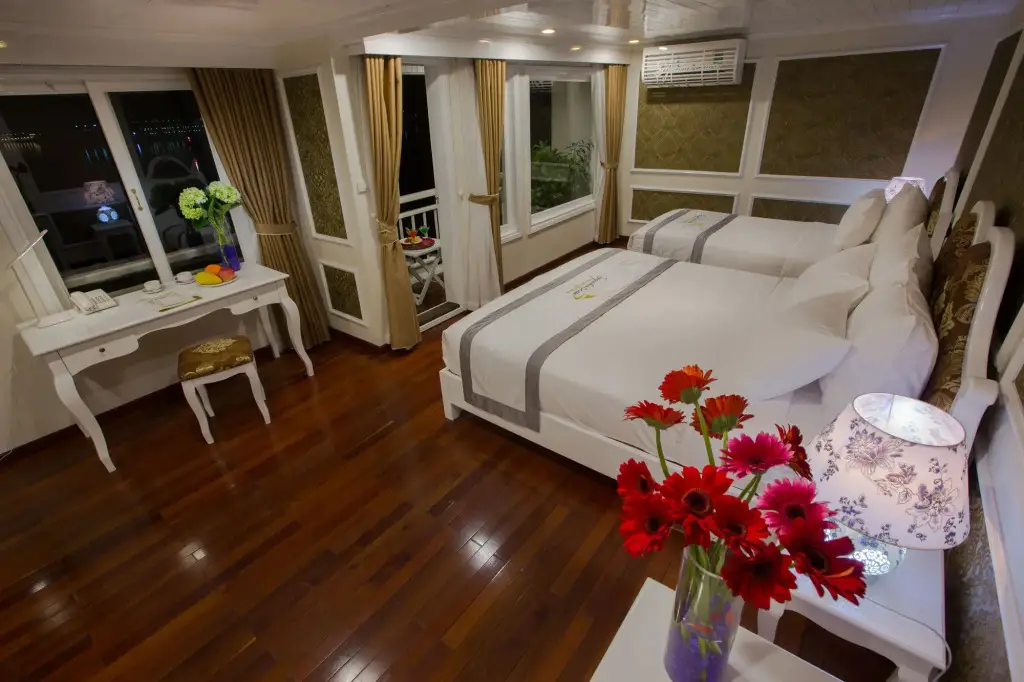 Халонг: Signature Royal Halong Cruise