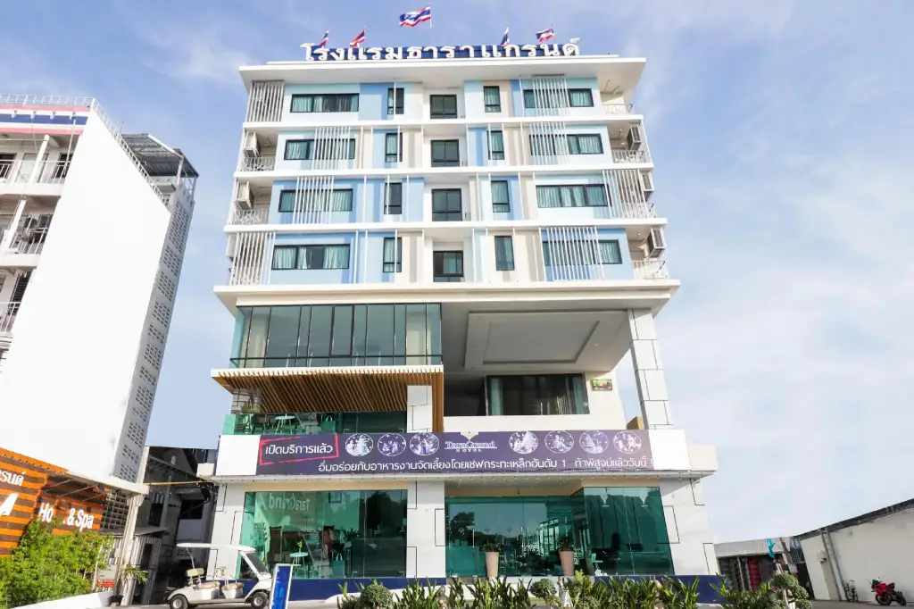 Tara Grand Hotel — фото 1