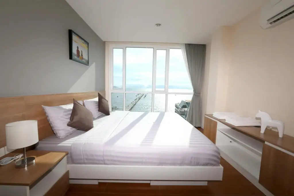 Чонбури: BBG Seaside Luxurious Service Apartment