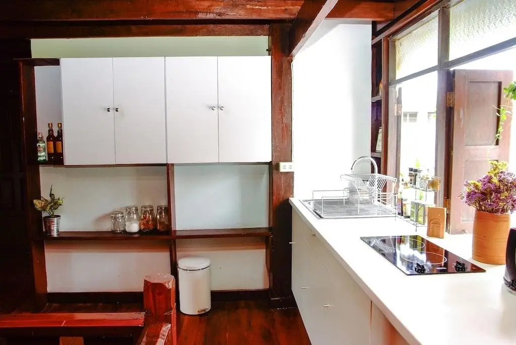 Бангкок: The Wooden House