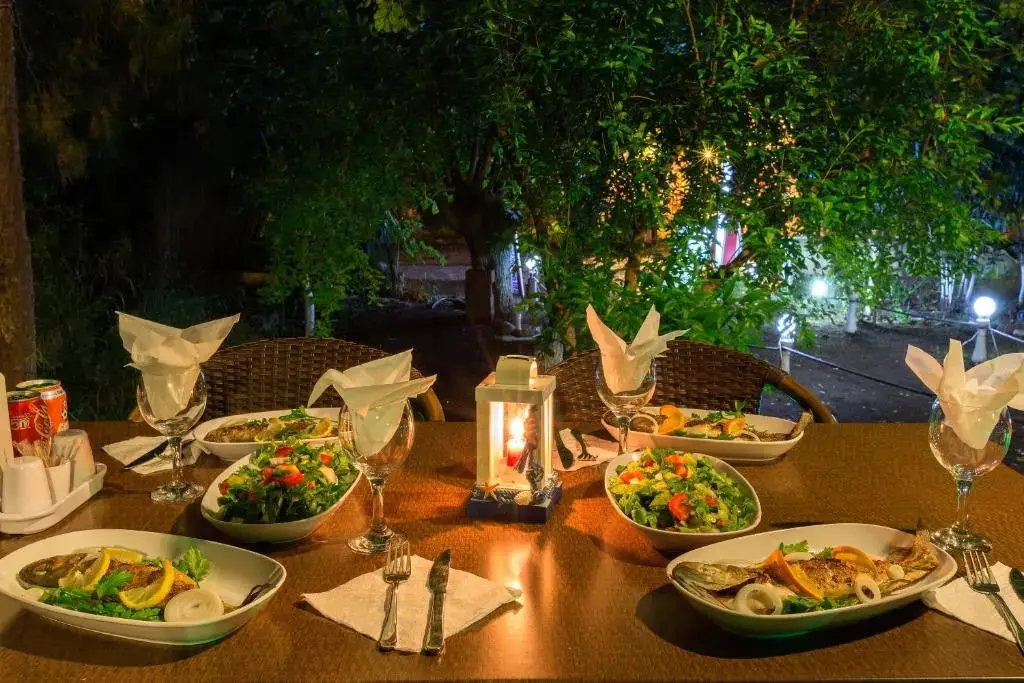 Чиралы: Secret Garden Bungalows & Tent Hotel