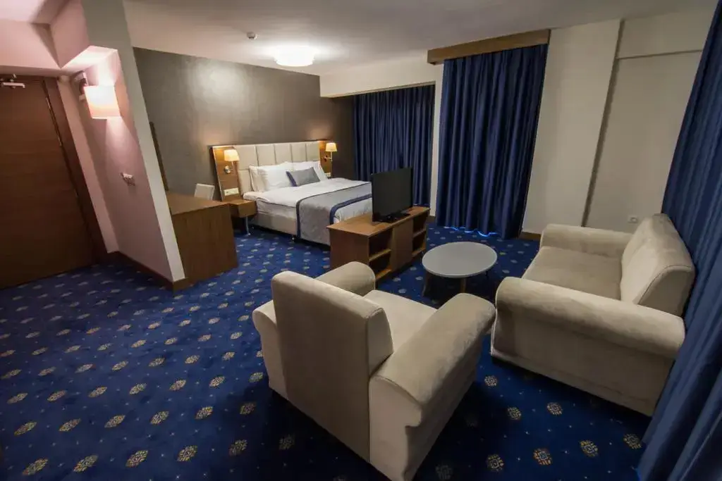 Маниса: Looks Hotel